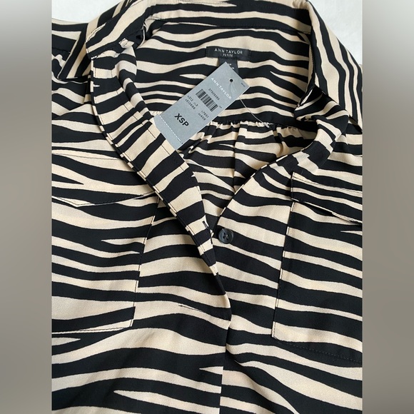Ann Taylor Zebra Print Long Sleeve Blouse Size XSP - Picture 6 of 7